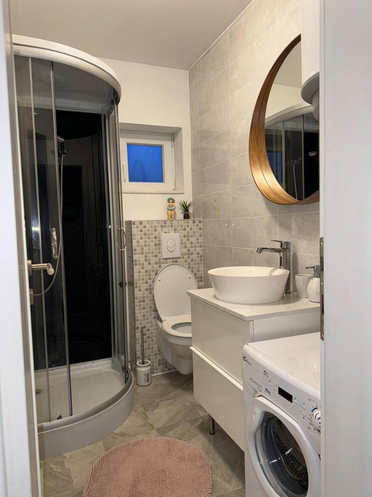 Apartman Dukic Okrug Gornji Exterior photo